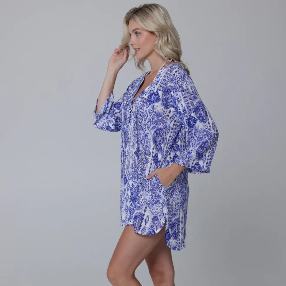 jvaldi_batik_lace_neck_bi_1.webp J.Valdi: Batik Lace Neck Big Shirt
