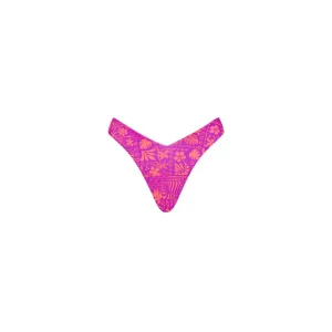 Kulani Kinis: La Isla Y Cheeky Bottom