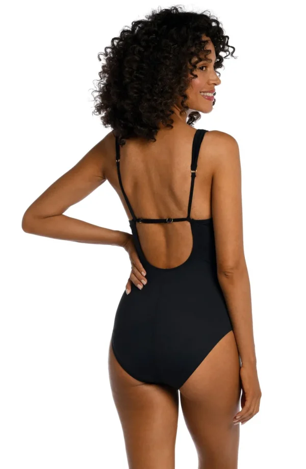 La Blanca: One Piece Island Goddess Cross Front Keyhole Mio