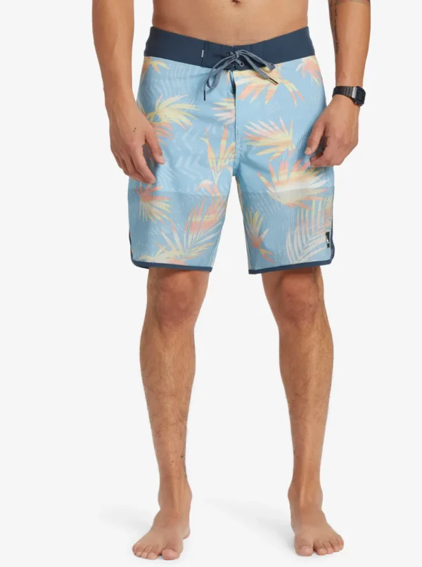 Quiksilver: Highlite Scallop19" Boardshorts
