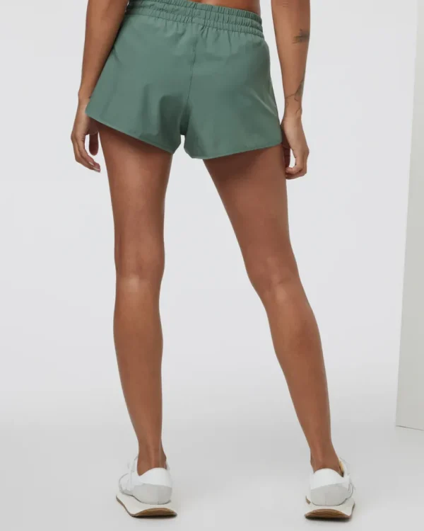Vuori: Women's Clementine Short 2.0