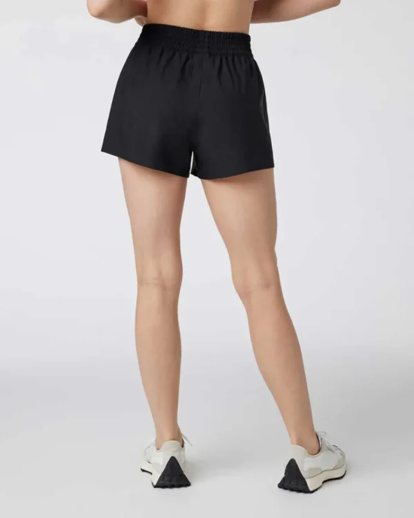 Vuori: Women's Dash Short 2.0