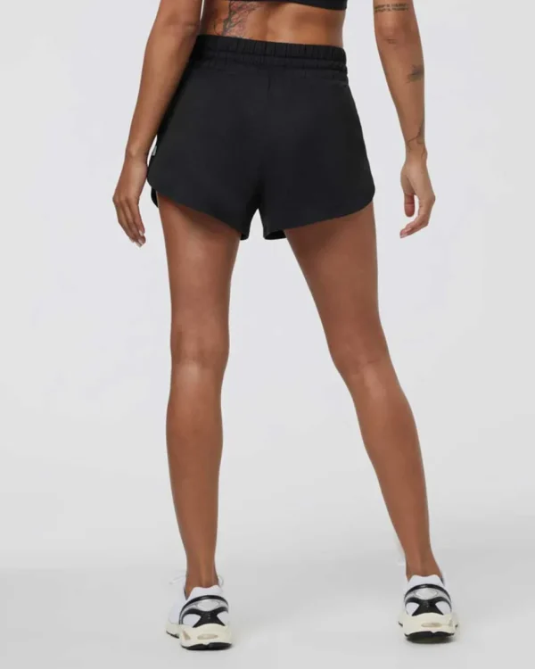 Vuori: Women's Halo Performance Short 2.0