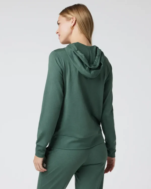 Vuori: Women's Halo Performance Hoodie 2.0